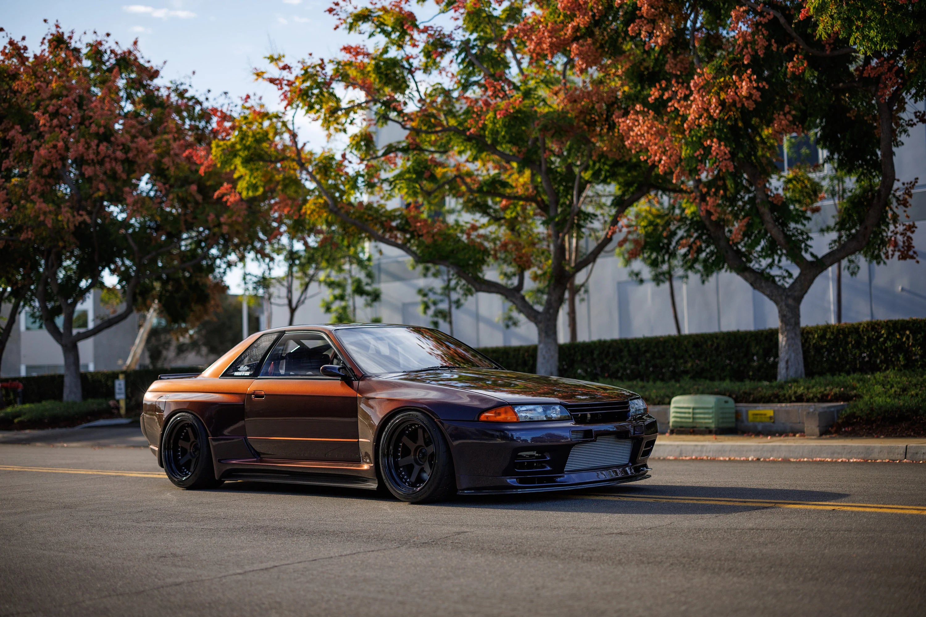 Midnight Purple Nissan Skyline R32 GT-R Garage Active – Cameras and Car ...